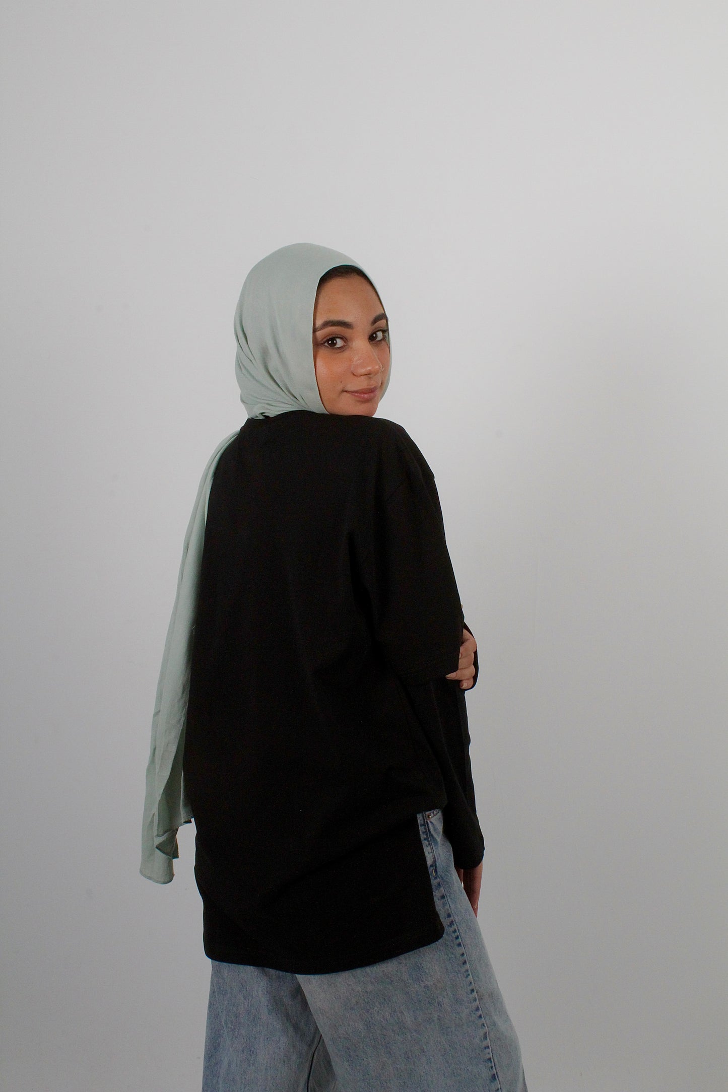Minimal black tee - long sleeve