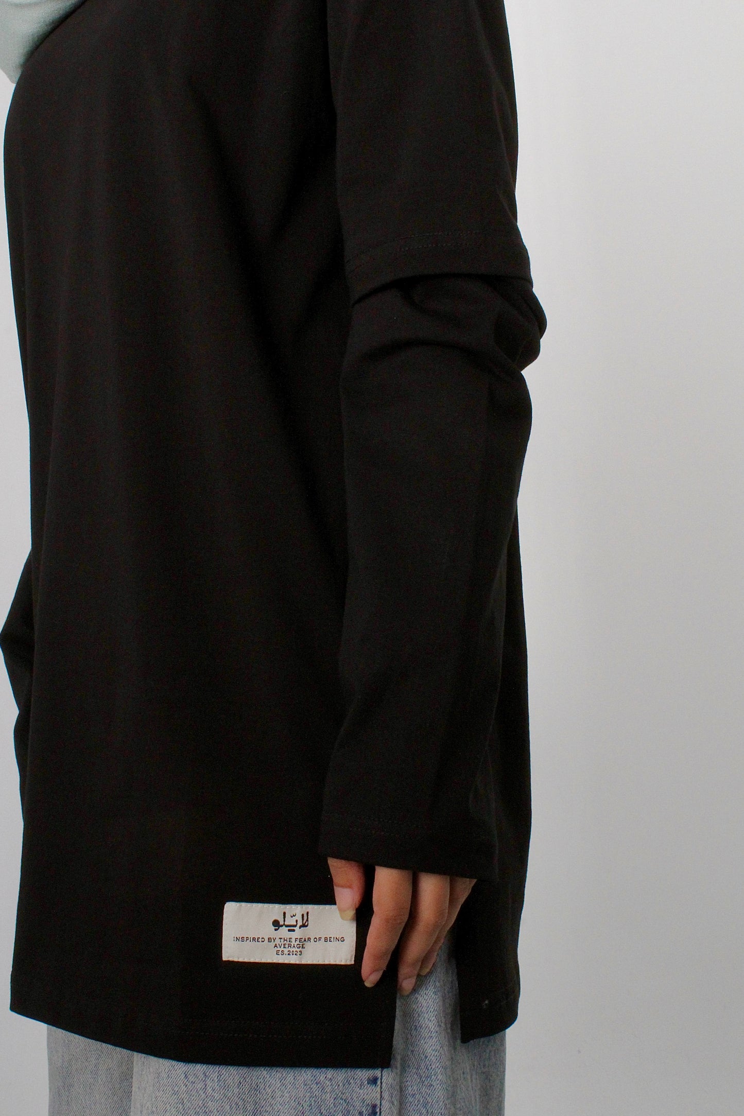 Minimal black tee - long sleeve